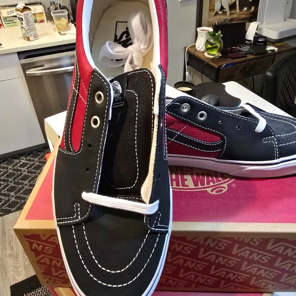 Vans Men UA Sk8-Low Leather Black VN0A4UUK2S11 Chili Pepper Size 11 NEW - Picture 2 of 11